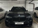 BMW X7 2022 года за 63 500 000 тг. в Астана