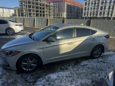 Hyundai Elantra 2017 года за 6 300 000 тг. в Атырау – фото 4