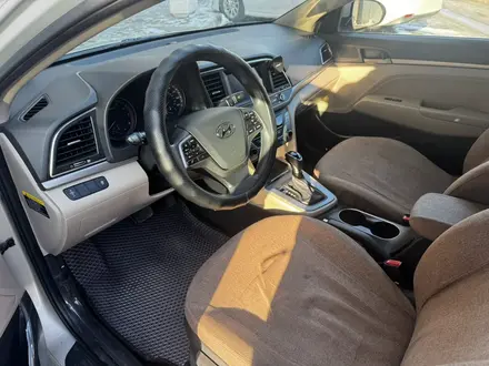 Hyundai Elantra 2017 года за 6 300 000 тг. в Атырау – фото 5