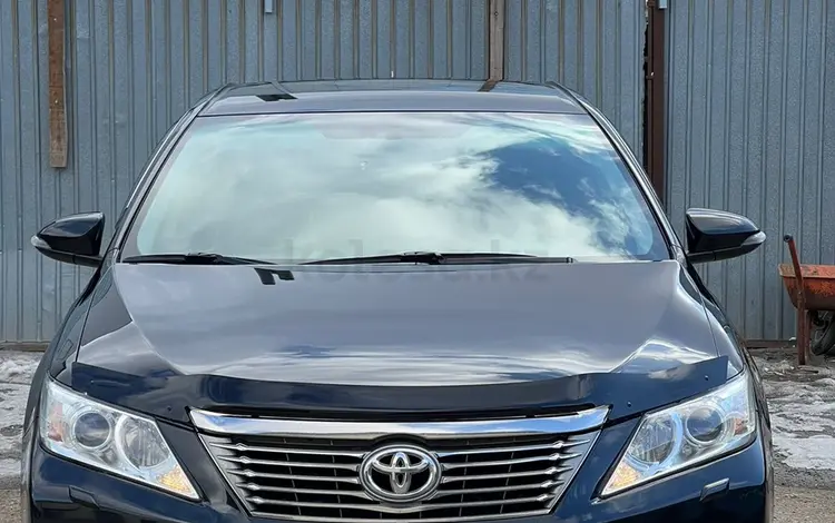 Toyota Camry 2013 года за 12 300 000 тг. в Атырау