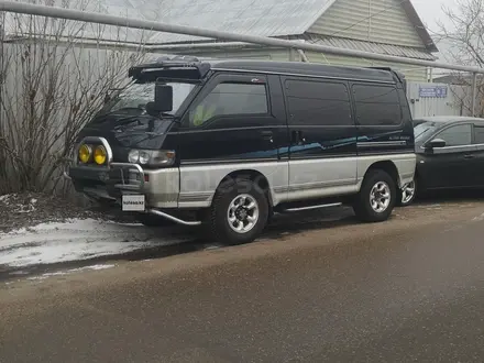 Mitsubishi Delica 1997 года за 2 500 000 тг. в Алматы