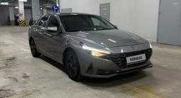 Hyundai Elantra 2022 года за 9 300 000 тг. в Астана