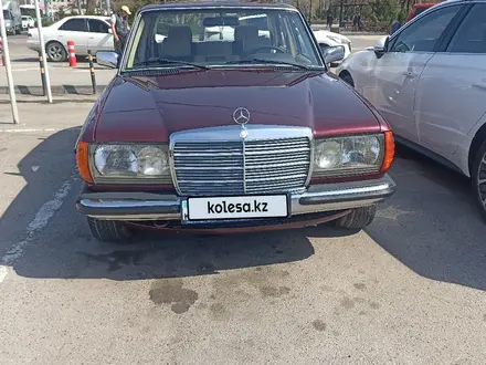 Mercedes-Benz E 200 1982 года за 2 500 000 тг. в Алматы – фото 4