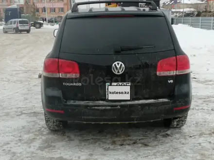 Volkswagen Touareg 2006 года за 5 000 000 тг. в Караганда – фото 2
