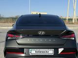 Hyundai Elantra 2023 года за 8 700 000 тг. в Актау – фото 4