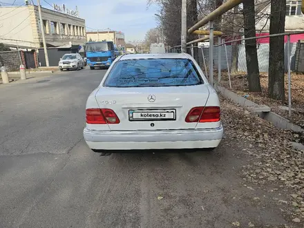 Mercedes-Benz E 320 1999 года за 3 900 000 тг. в Алматы – фото 2