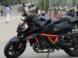 KTM  1290 Super Duke R 2020 года за 9 100 000 тг. в Алматы – фото 3