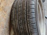 Комплект колес лето на оригинальных дисках лексус за 150 000 тг. в Уральск – фото 2