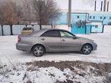 Toyota Camry 2004 годаүшін4 000 000 тг. в Актобе – фото 3