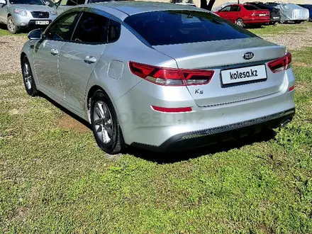 Kia K5 2018 года за 8 800 000 тг. в Алматы – фото 4