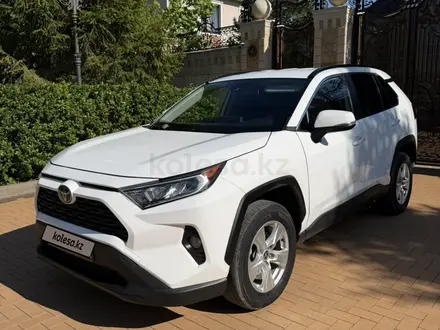 Toyota RAV4 2021 года за 13 000 000 тг. в Уральск – фото 3