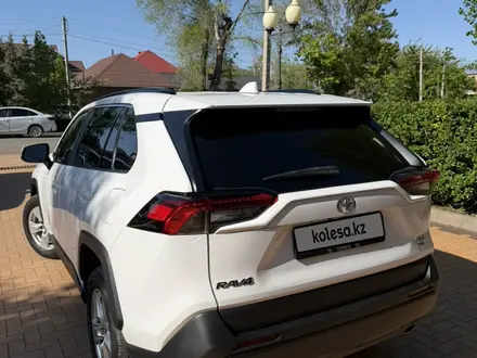 Toyota RAV4 2021 года за 13 000 000 тг. в Уральск – фото 5