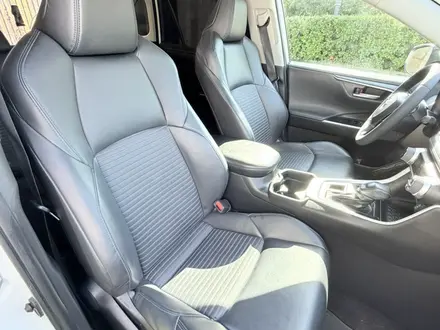 Toyota RAV4 2021 года за 13 000 000 тг. в Уральск – фото 15