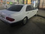 Mercedes-Benz E 230 1995 года за 1 300 000 тг. в Жезказган