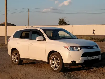 Mitsubishi Outlander 2013 года за 8 500 000 тг. в Атырау – фото 9