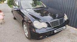 Mercedes-Benz C 200 2002 года за 3 600 000 тг. в Талдыкорган