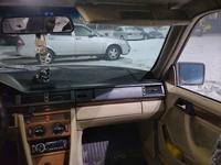 Mercedes-Benz E 200 1991 годаfor1 200 000 тг. в Караганда