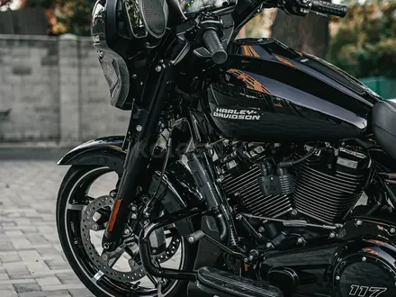 Harley-Davidson  Street Glide 2025 года за 25 500 000 тг. в Алматы – фото 12