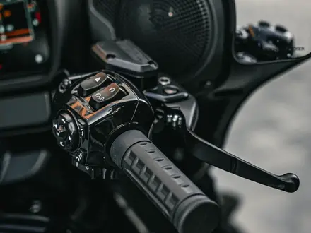 Harley-Davidson  Street Glide 2025 года за 25 500 000 тг. в Алматы – фото 7