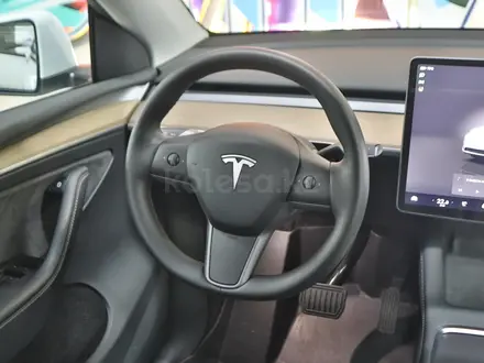 Tesla Model Y 2022 года за 21 100 000 тг. в Алматы – фото 8