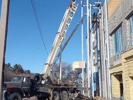 Автокран 25 тон, 33 метра вылет стрелы в Павлодар
