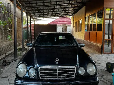 Mercedes-Benz E 230 1996 года за 1 200 000 тг. в Тараз – фото 2