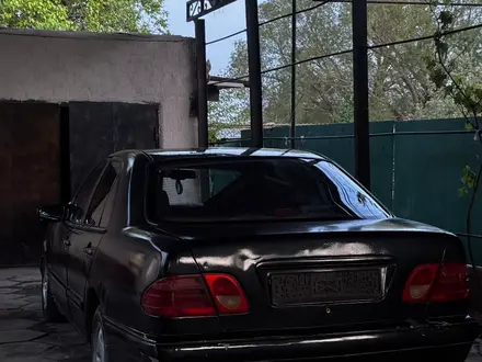 Mercedes-Benz E 230 1996 года за 1 200 000 тг. в Тараз – фото 3
