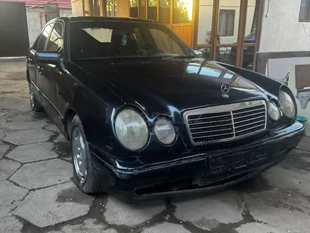 Mercedes-Benz E 230 1996 года за 1 200 000 тг. в Тараз – фото 8