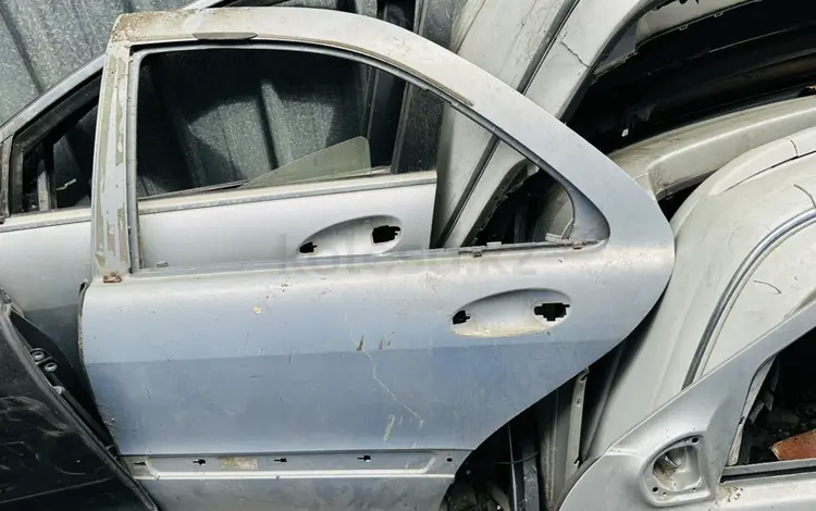 W220 задний левый Дверь за 5 000 тг. в Алматы