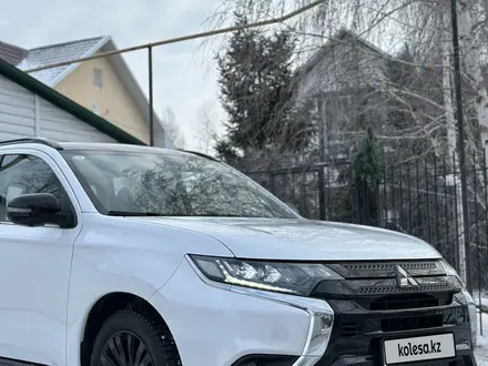 Mitsubishi Outlander 2022 года за 13 600 000 тг. в Уральск