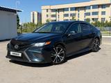 Toyota Camry 2019 года за 10 450 000 тг. в Астана