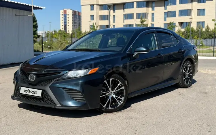 Toyota Camry 2019 года за 10 450 000 тг. в Астана
