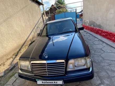 Mercedes-Benz E 220 1994 года за 2 500 000 тг. в Шу