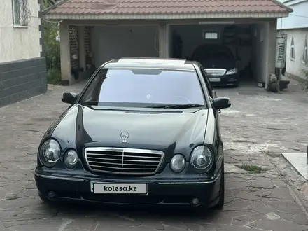 Mercedes-Benz E 320 2001 года за 4 300 000 тг. в Алматы – фото 4