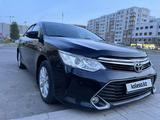 Toyota Camry 2016 года за 11 300 000 тг. в Астана – фото 2