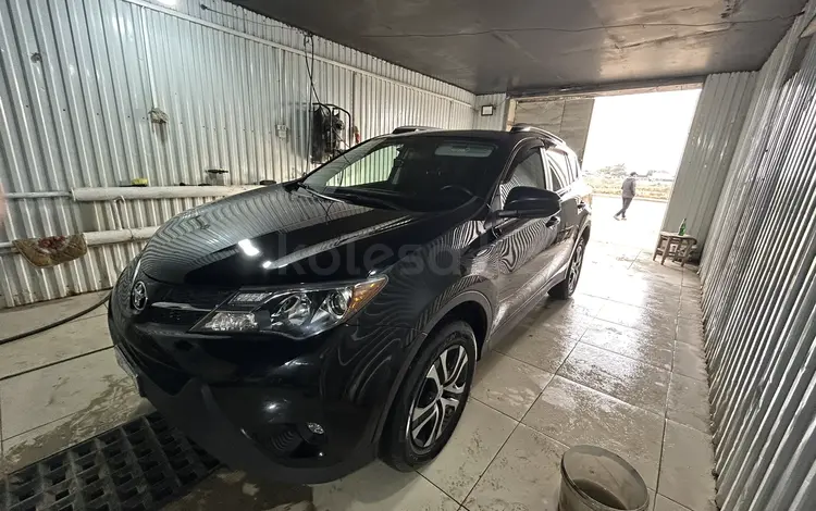 Toyota RAV4 2015 годаfor7 300 000 тг. в Атырау