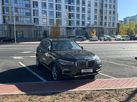 BMW X5 2020 года за 42 000 000 тг. в Астана