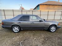 Mercedes-Benz E 230 1989 годаfor900 000 тг. в Сарыагаш