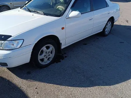 Toyota Camry 2000 года за 2 500 000 тг. в Караганда – фото 9