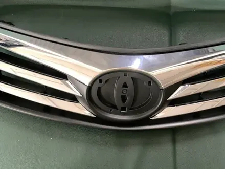 Решетка радиатора Toyota Corolla 13-16г новый дубликат Taiwan Tong Yang за 35 000 тг. в Алматы – фото 2