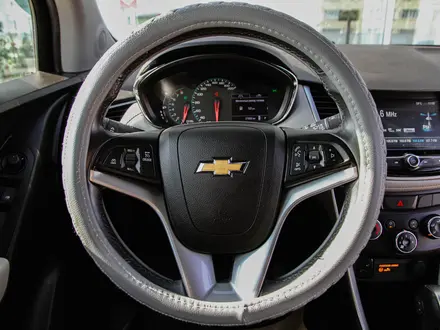 Chevrolet Tracker 2021 года за 7 990 000 тг. в Актау – фото 7