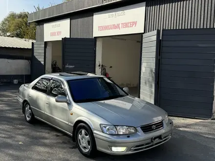 Toyota Camry 2000 года за 6 000 000 тг. в Шымкент – фото 2