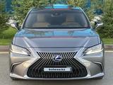 Lexus ES 300h 2019 года за 18 500 000 тг. в Караганда – фото 3