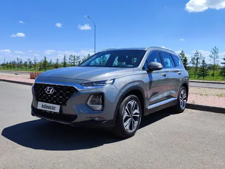 Hyundai Santa Fe 2019 года за 14 000 000 тг. в Астана