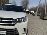 Toyota Highlander 2017 года за 19 500 000 тг. в Актобе – фото 3