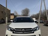 Toyota Highlander 2017 года за 19 500 000 тг. в Актобе – фото 2