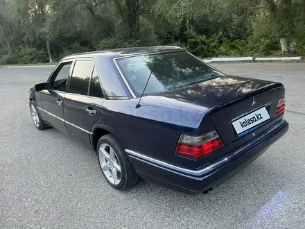 Mercedes-Benz E 280 1994 года за 1 850 000 тг. в Талдыкорган – фото 7