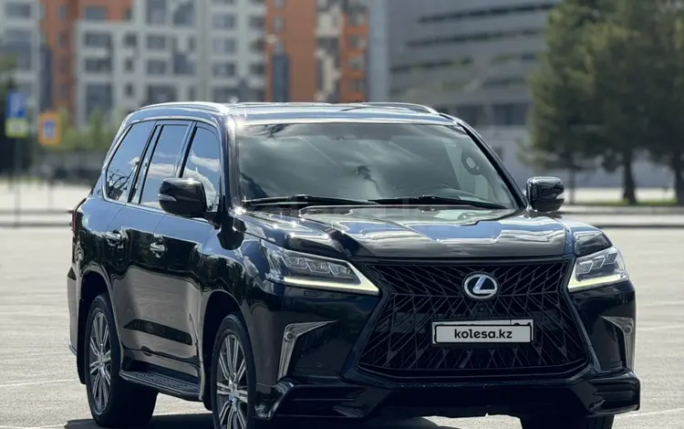 Lexus LX 570 2016 года за 35 000 000 тг. в Астана