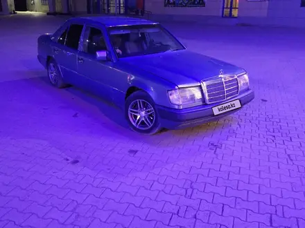 Mercedes-Benz E 260 1992 года за 900 000 тг. в Кызылорда – фото 2