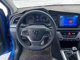 Hyundai Elantra 2018 годаfor6 500 000 тг. в Астана – фото 5